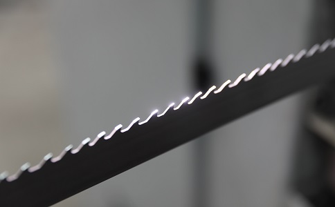 晋城双金属带锯条产生切削噪音的原因具体有哪些？